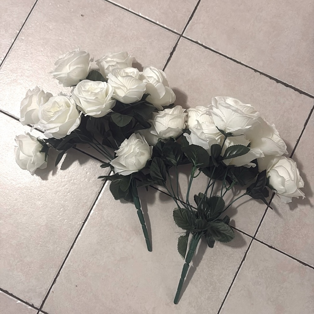 Artificial white roses